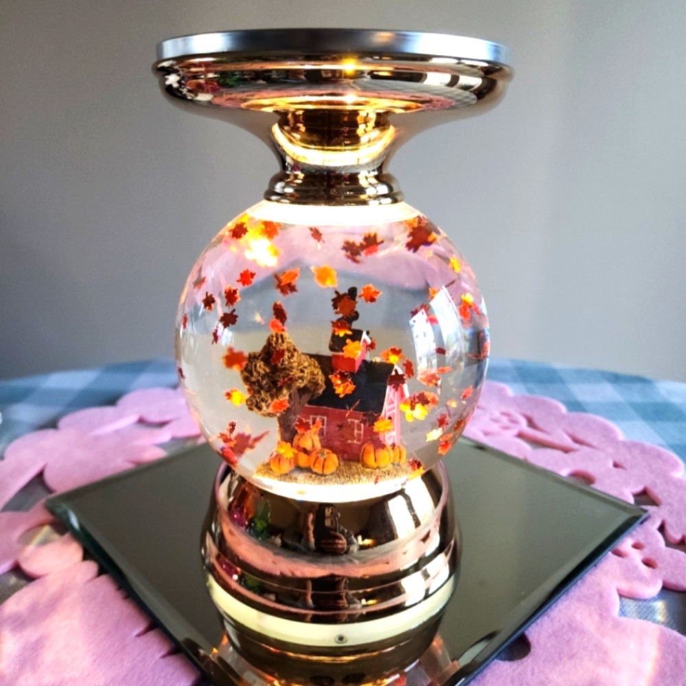 HTF RARE Bath & Body Works Autum Farmhouse waterglobe candle holder.